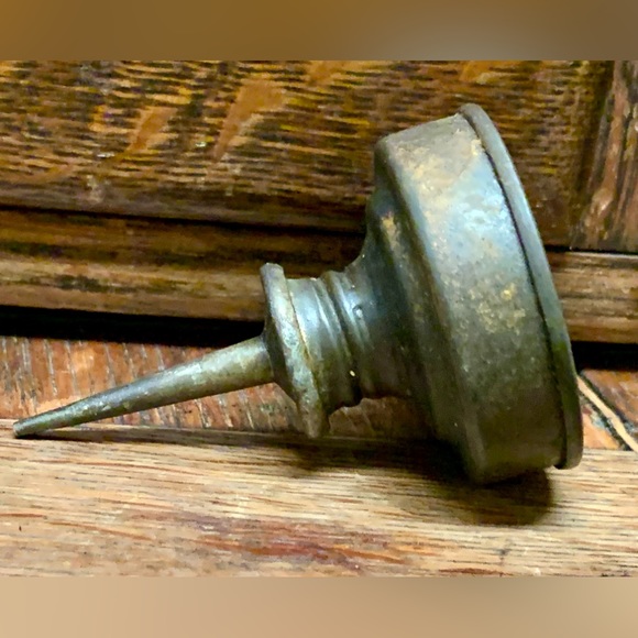 Antique Home Use Metal Straight Standard Spout Oil Can - Picture 7 of 14